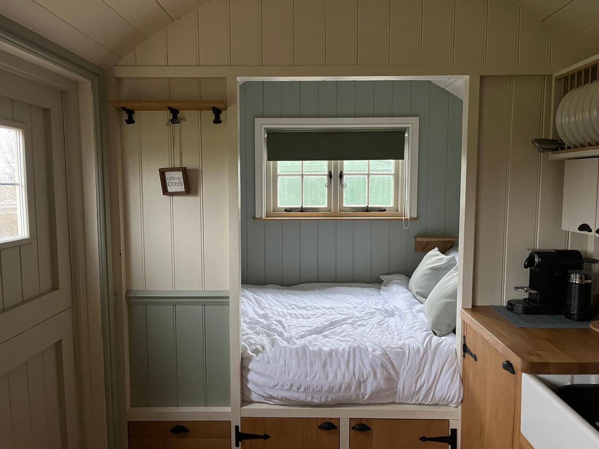 The Deer Hut Apartment Burpham Exterior photo