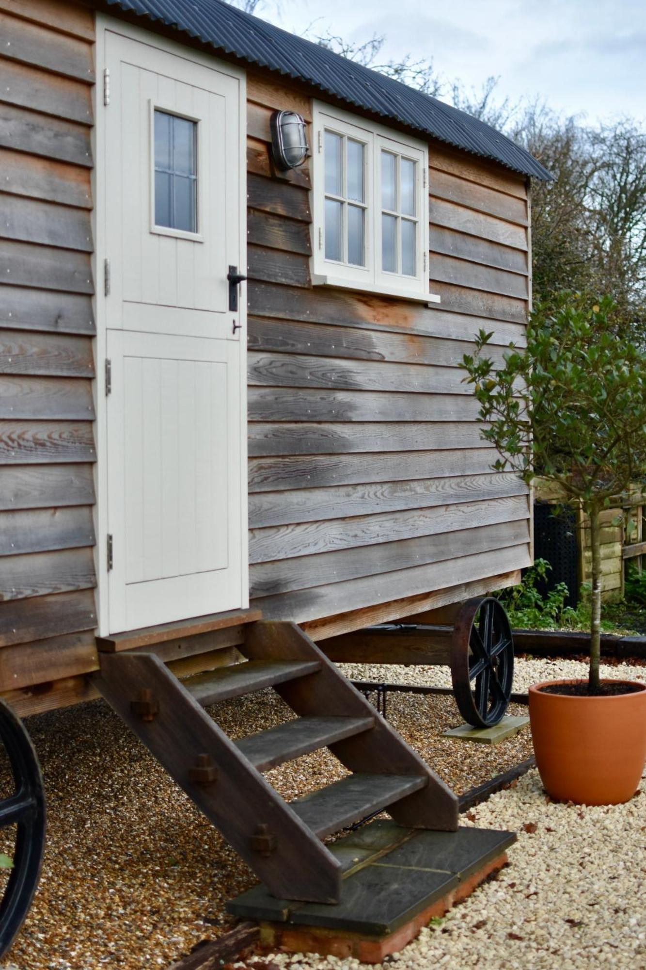 The Deer Hut Apartment Burpham Exterior photo